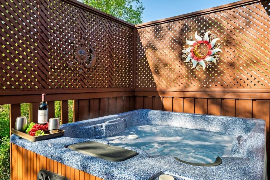 A Top Notch Lodge~Gatlinburg Ngoại thất bức ảnh