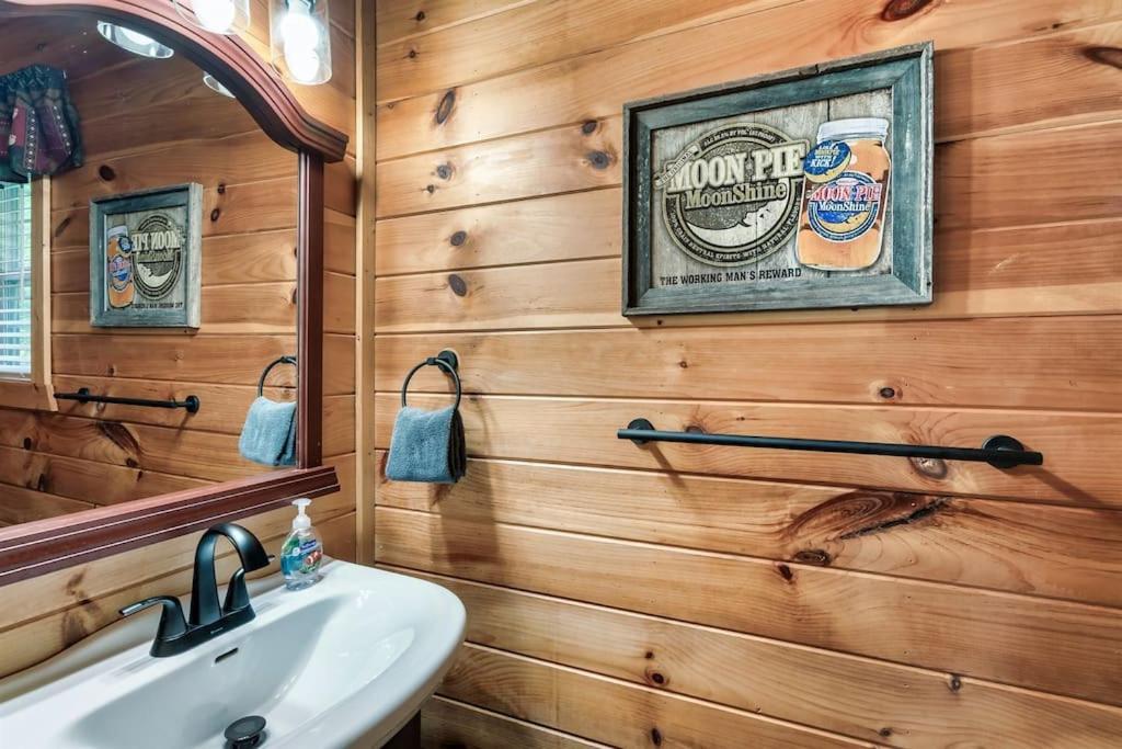 A Top Notch Lodge~Gatlinburg Ngoại thất bức ảnh