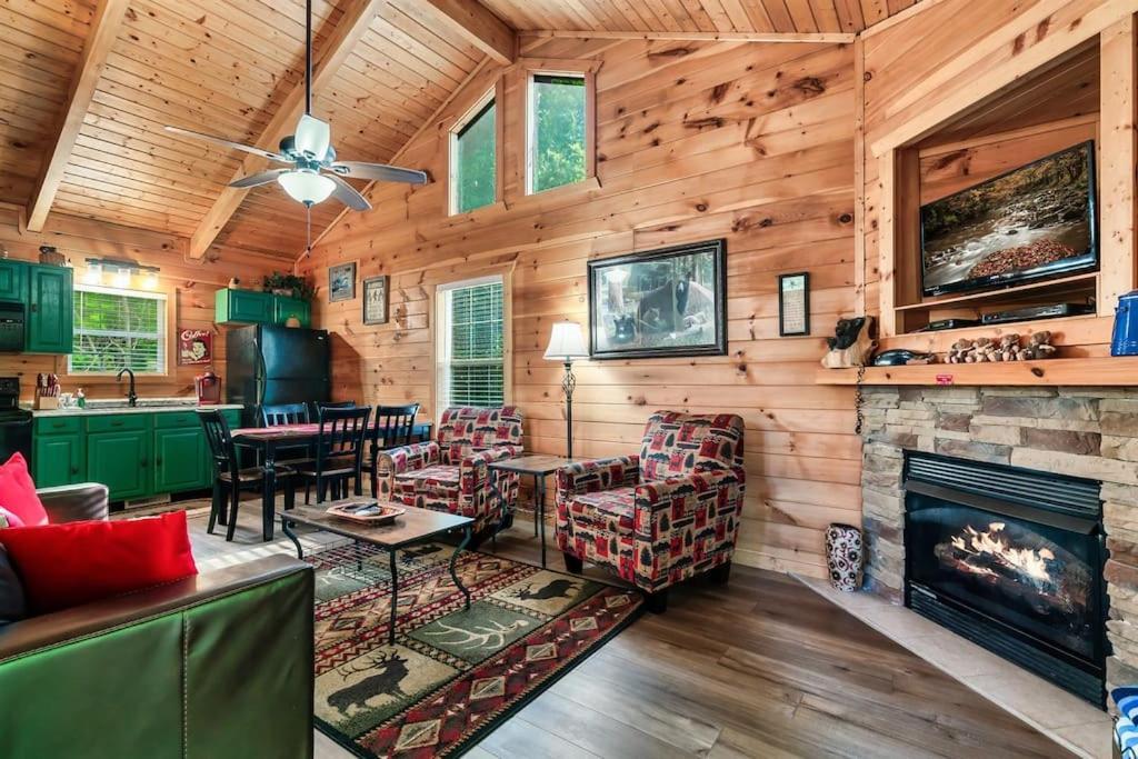 A Top Notch Lodge~Gatlinburg Ngoại thất bức ảnh